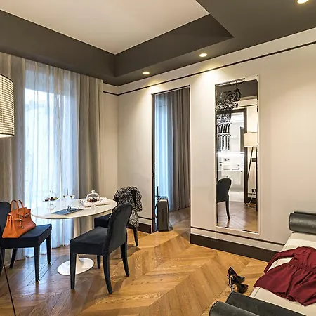 أجنحة Corso 281 الفاخرة روما